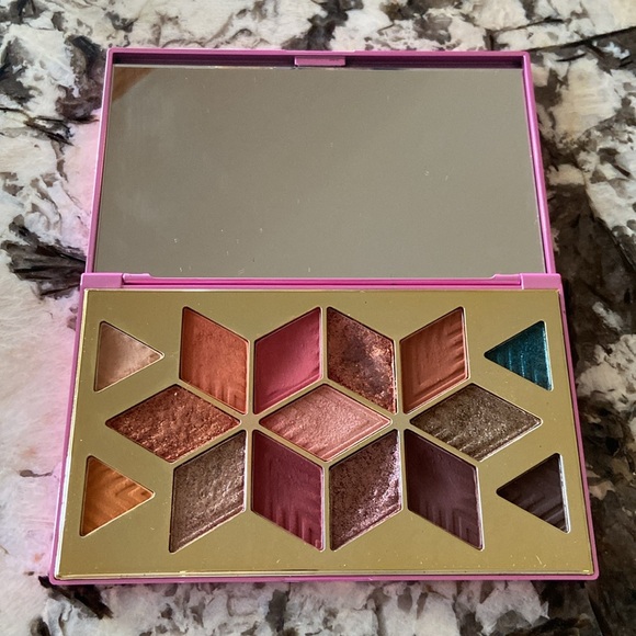 Pur x Barbie eyeshadow palette - Picture 4 of 6